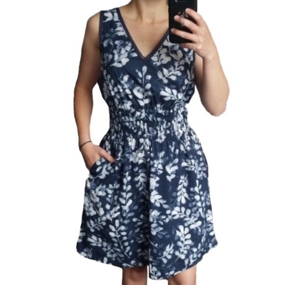 Simply Vera Vera Wang Dresses & Skirts - Vera Wang Blue Fern Patterned Fit & Flare Sundress